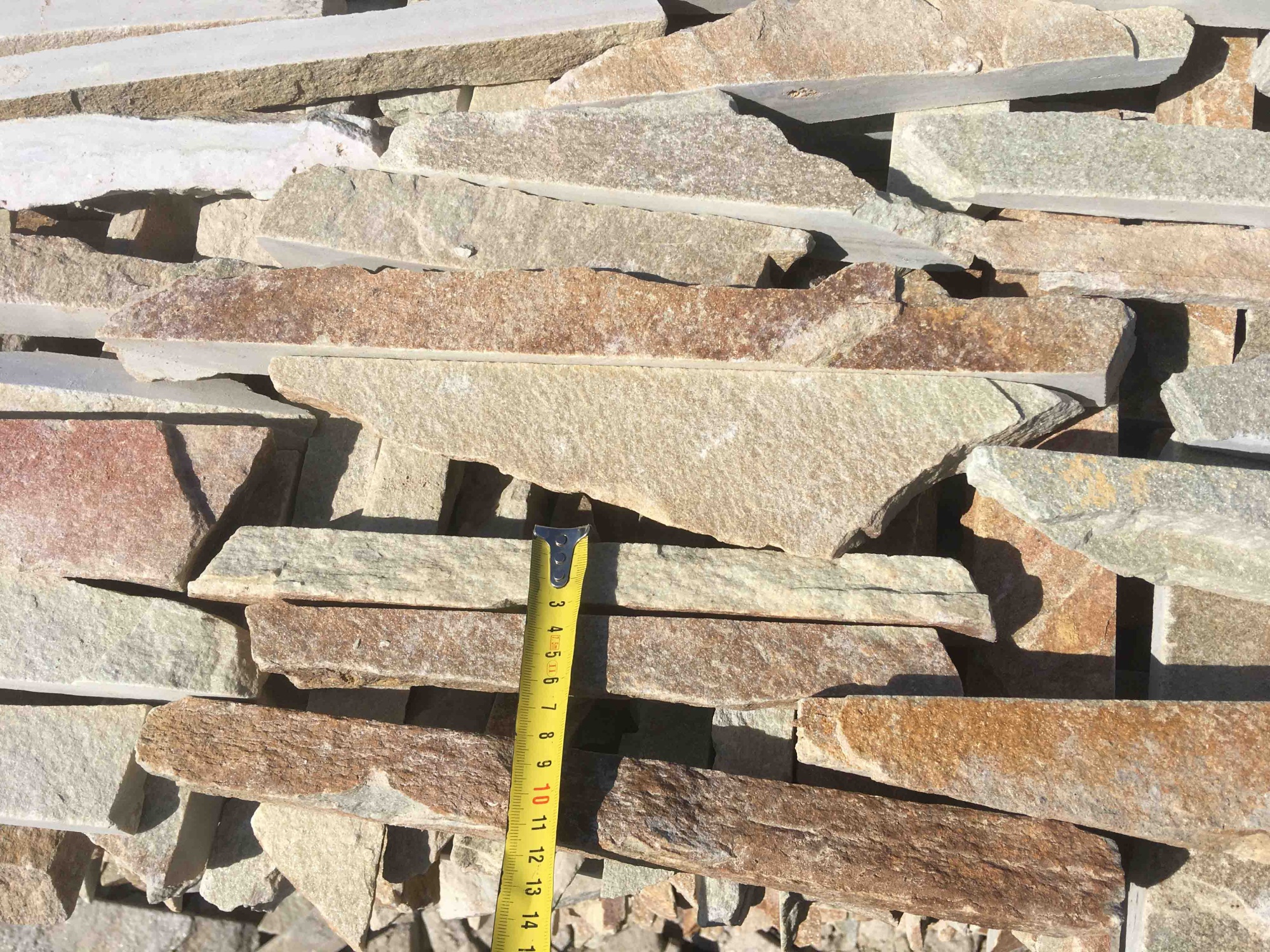 Горбушка златолит золотистый для облицовки купить в Нижних Сергах