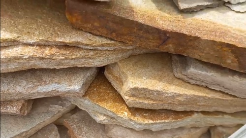 Плитняк златолит жёлтый золотистый для отмостки купить в Нижних Сергах