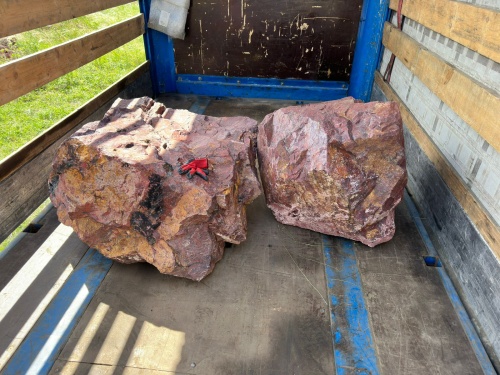 Ландшафтные глыбы красно-фиолетовые 200-1000 килограмм купить в Нижних Сергах