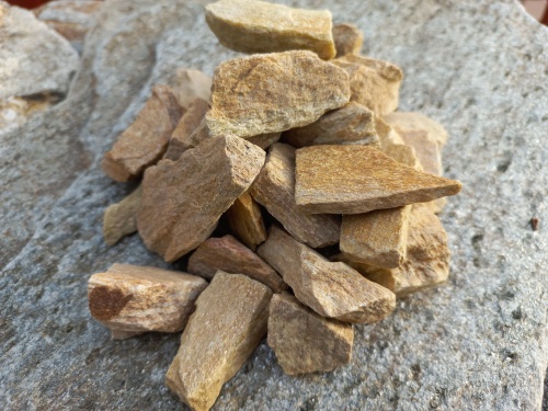 Златолит жёлтый декоративная каменная крошка купить в Нижних Сергах