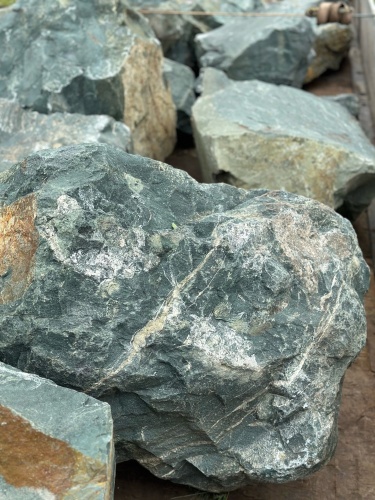 Камни для ландшафтного дизайна зелёные 10-60 килограмм купить в Нижних Сергах