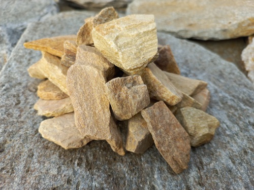 Златолит жёлтый декоративная каменная крошка купить в Нижних Сергах