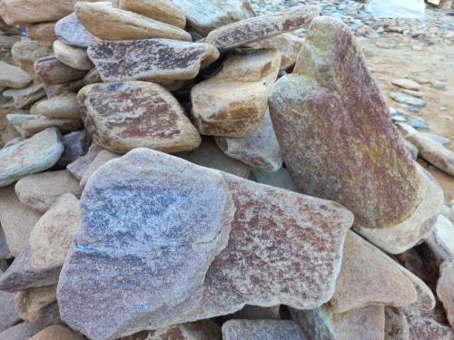 Златолит жёлтый, жёлто-зелёный глыбки и валуны для ланшафтного дизайна купить в Нижних Сергах