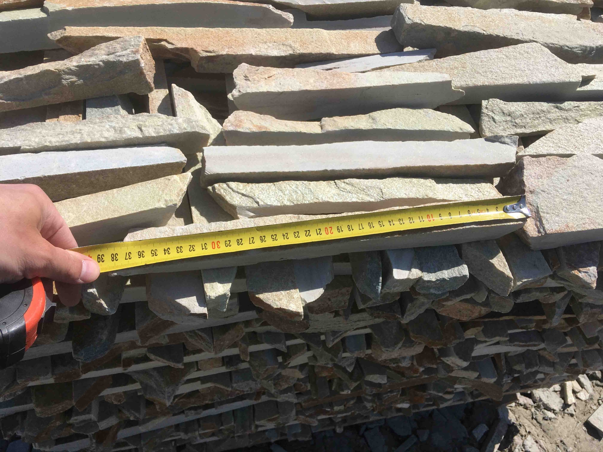 Горбушка златолит золотистый для облицовки купить в Нижних Сергах