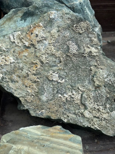 Ландшафтные глыбы зелёные 200-500 килограмм купить в Нижних Сергах