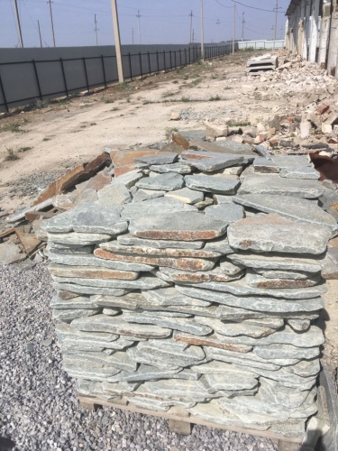 Златолит серебристый галтованный для лестниц купить в Нижних Сергах