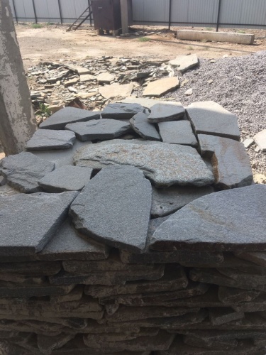 Златолит серебристый галтованный для лестниц купить в Нижних Сергах